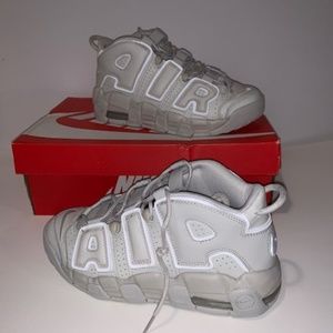 Nike Air More Uptembo (GS) size 6Y-